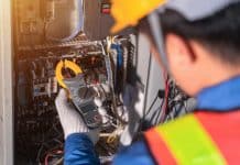Qu’est-ce qu’une pince ampèremétrique et comment est-elle utilisée pour tester le courant dans un circuit ? pince ampèremétrique digitale